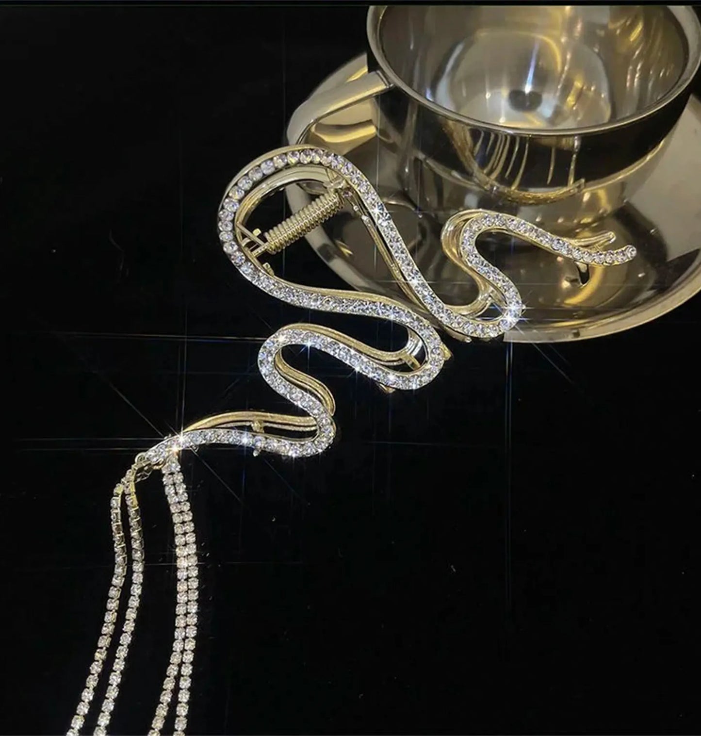 Presilha Piranha Cobra Luxo Cravejada