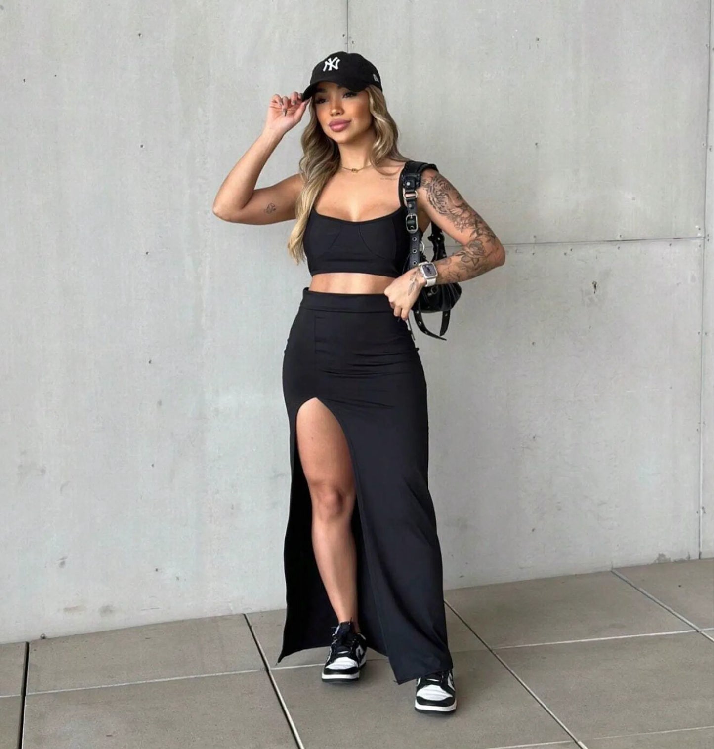 Saia Longa com Fenda – Elegância e Estilo