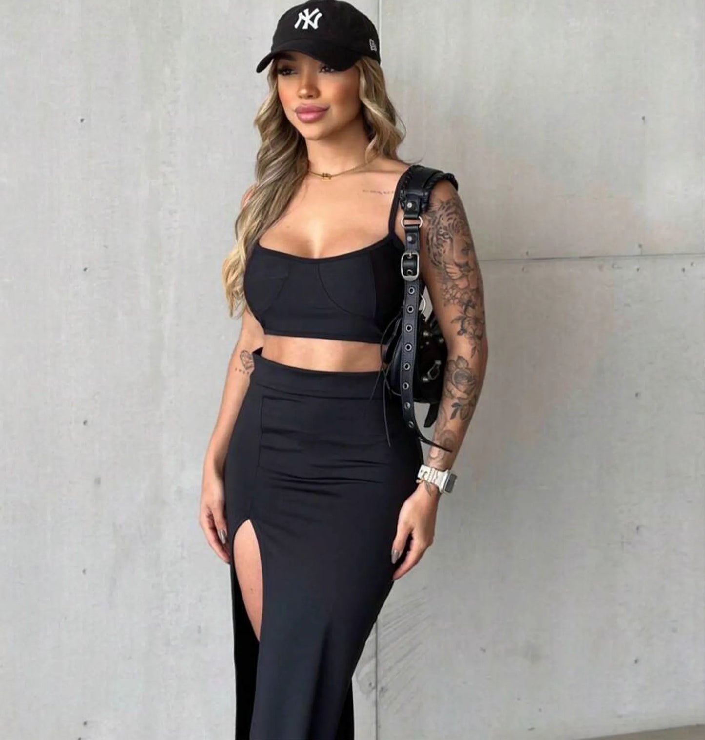Saia Longa com Fenda – Elegância e Estilo