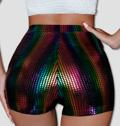 Shorts Metalizado Arco-Íris – Brilho e Estilo