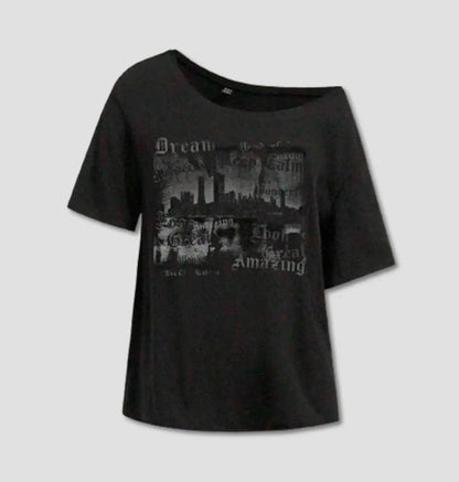 Camiseta Soltinha com Gráfico de Coração Punk