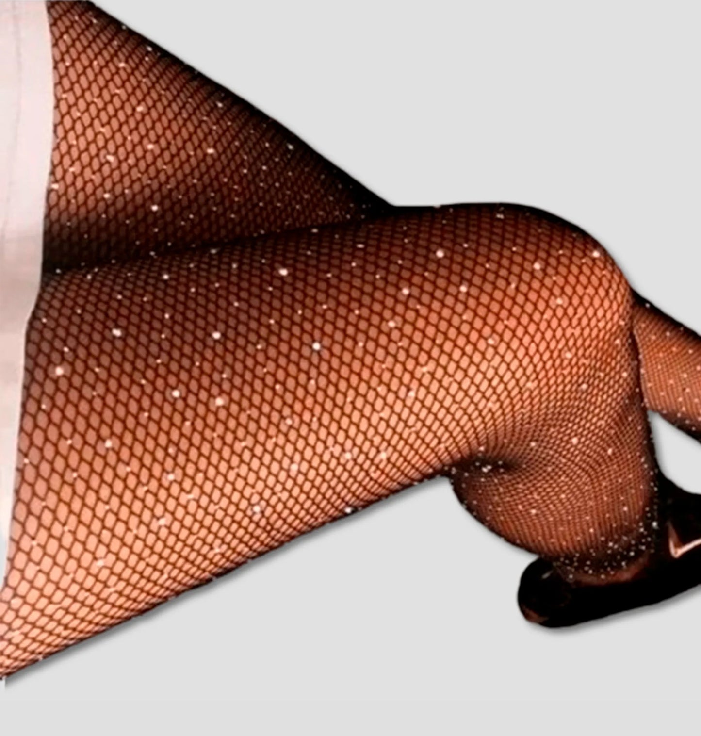 Meia-Calça Arrastão com Brilho e Pedrarias – Sensualidade e Estilo