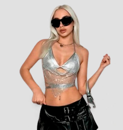 Top com decote halter, rede e glitter, com alças e costas abertas