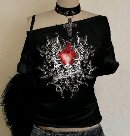 Camiseta Soltinha com Gráfico de Coração Punk